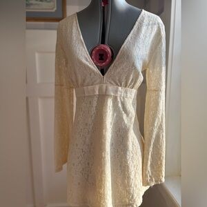 La Troupe Designer Handmade Cream Lace Mini Dress with V-Neck Summer Medium